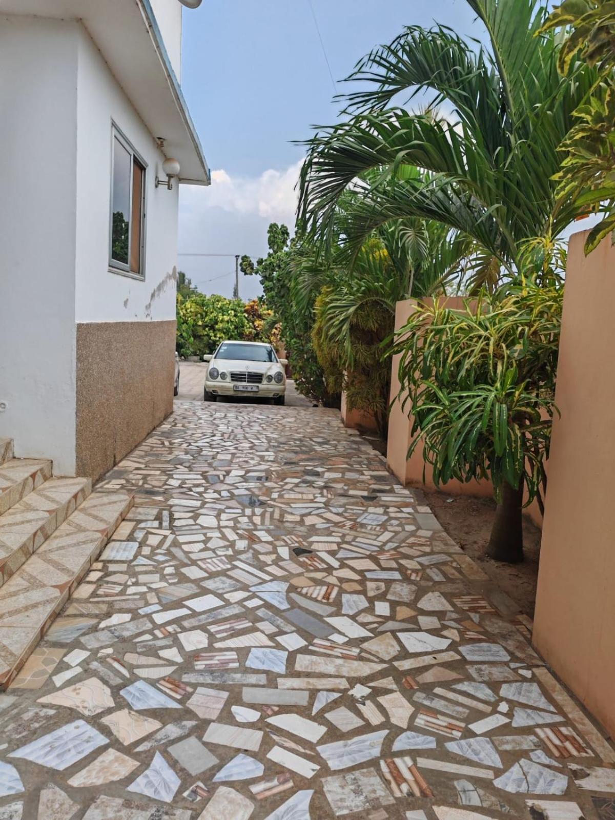 Elizz Guest House Janman Exterior photo