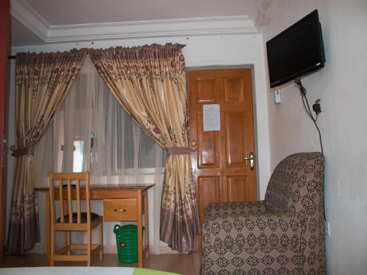 Elizz Guest House Janman Exterior photo