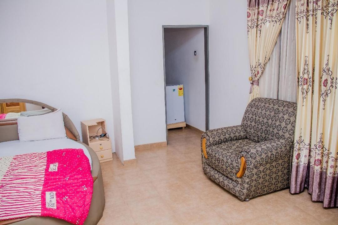 Elizz Guest House Janman Exterior photo